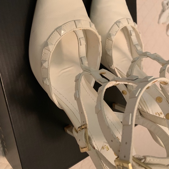 Shoedazzle Sahara by Scene - Picture 3 of 6